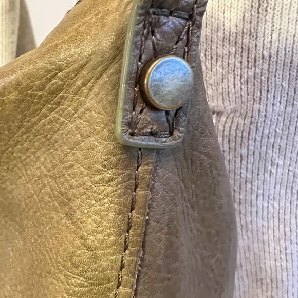 American Leather CO. Olive Green Crossbody Bag - Picture 14 of 15